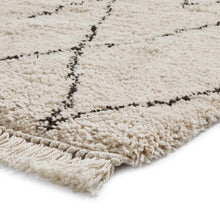 Load image into Gallery viewer, Beige Non Shed Scandi Shaggy Rug -  Boho