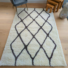 Load image into Gallery viewer, Ivory Moroccan Trellis Shaggy Rugs - Alaska