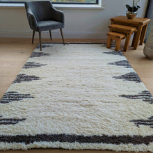 Load image into Gallery viewer, Ivory Tribal Soft Shaggy Rugs - Alaska