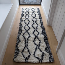 Load image into Gallery viewer, Long Ivory Berber Shaggy Runner Rug - Nivalli
