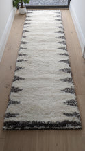 Load image into Gallery viewer, Ivory Tribal Soft Shaggy Rugs - Alaska