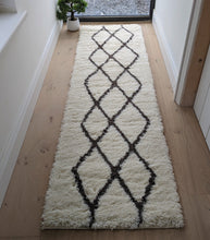 Load image into Gallery viewer, Ivory Moroccan Trellis Shaggy Hall Runner - Alaska