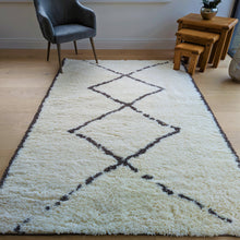 Load image into Gallery viewer, Ivory Scandi Uno Tribal Shaggy Rugs - Alaska