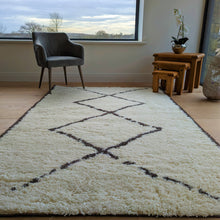 Load image into Gallery viewer, Ivory Scandi Uno Tribal Shaggy Rugs - Alaska