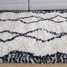 Load image into Gallery viewer, Luxurious Ivory Geometric Berber Shaggy Rugs - Nivalli