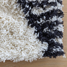 Load image into Gallery viewer, Luxurious Ivory Geometric Berber Shaggy Rugs - Nivalli