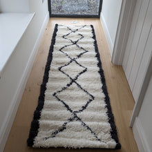 Load image into Gallery viewer, Long Ivory Scandi Hallway Shaggy Runner Rug - Nivalli