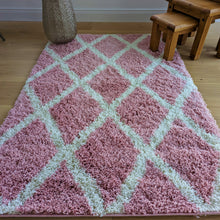 Load image into Gallery viewer, Blush Pink Moroccan Trellis Shaggy Rug - Oslo