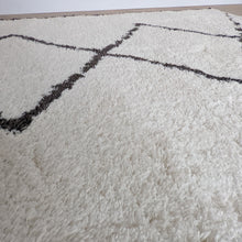 Load image into Gallery viewer, Ivory Scandi Uno Tribal Shaggy Rugs - Alaska