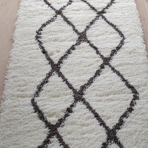 Ivory Moroccan Trellis Shaggy Hall Runner - Alaska