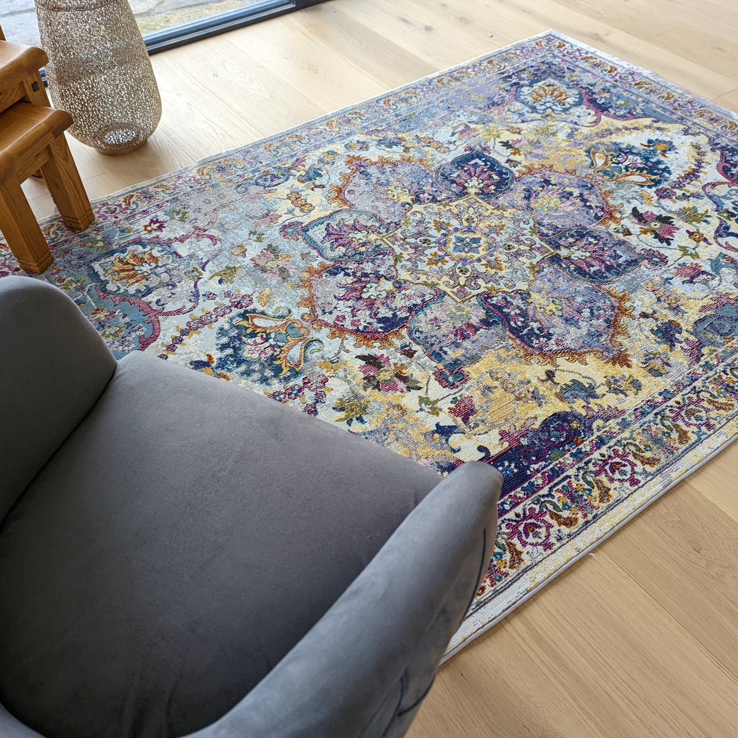 Blue Transitional Living Room Rug - Capella