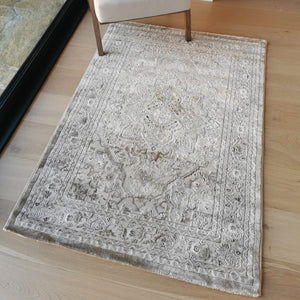 Cream Classic High End Textured Traditional Rug - Opulence