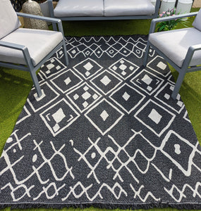 Black Fringed Berber Flatweave Outdoor Rug - Casa